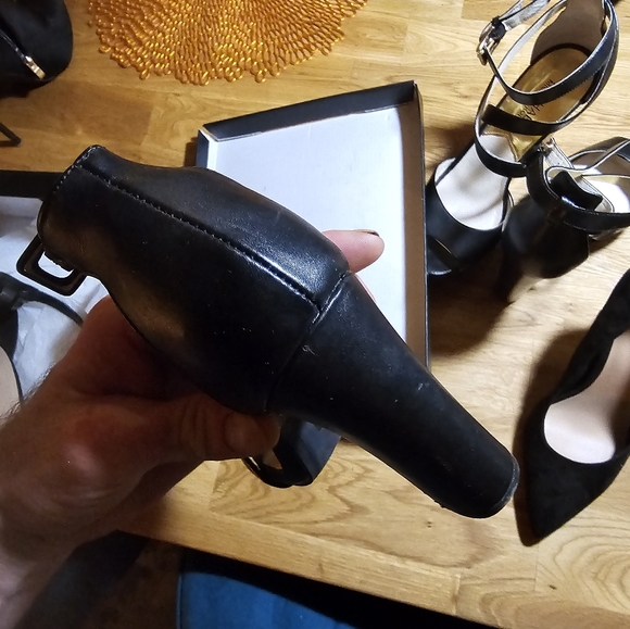 Le Chateau black Hills , 4in, size 6.5 - Picture 10 of 11